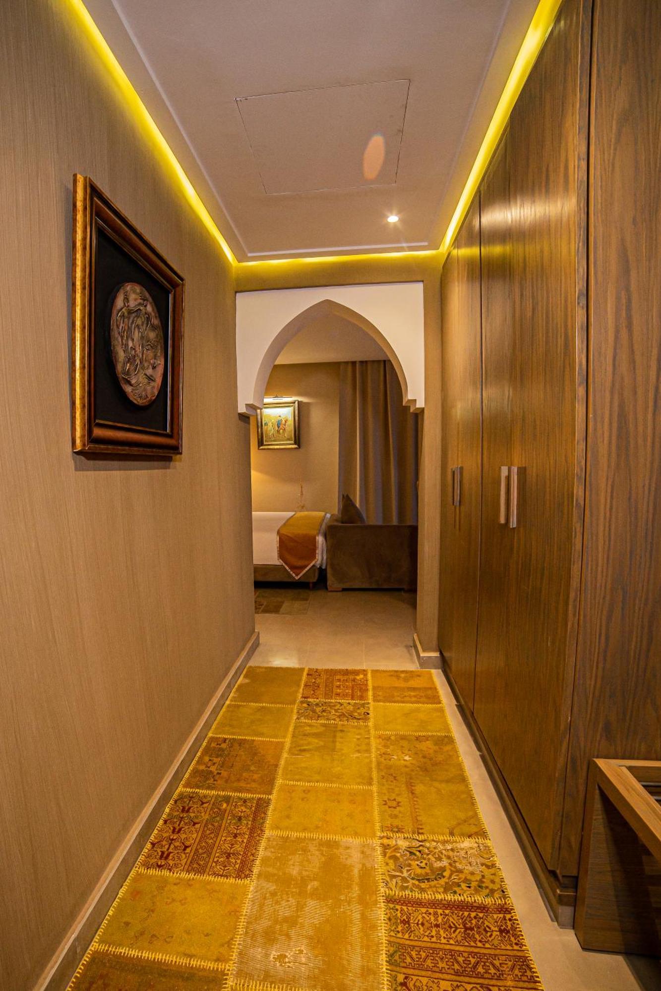 Sumahan Suites&Spa Tazrou Bagian luar foto