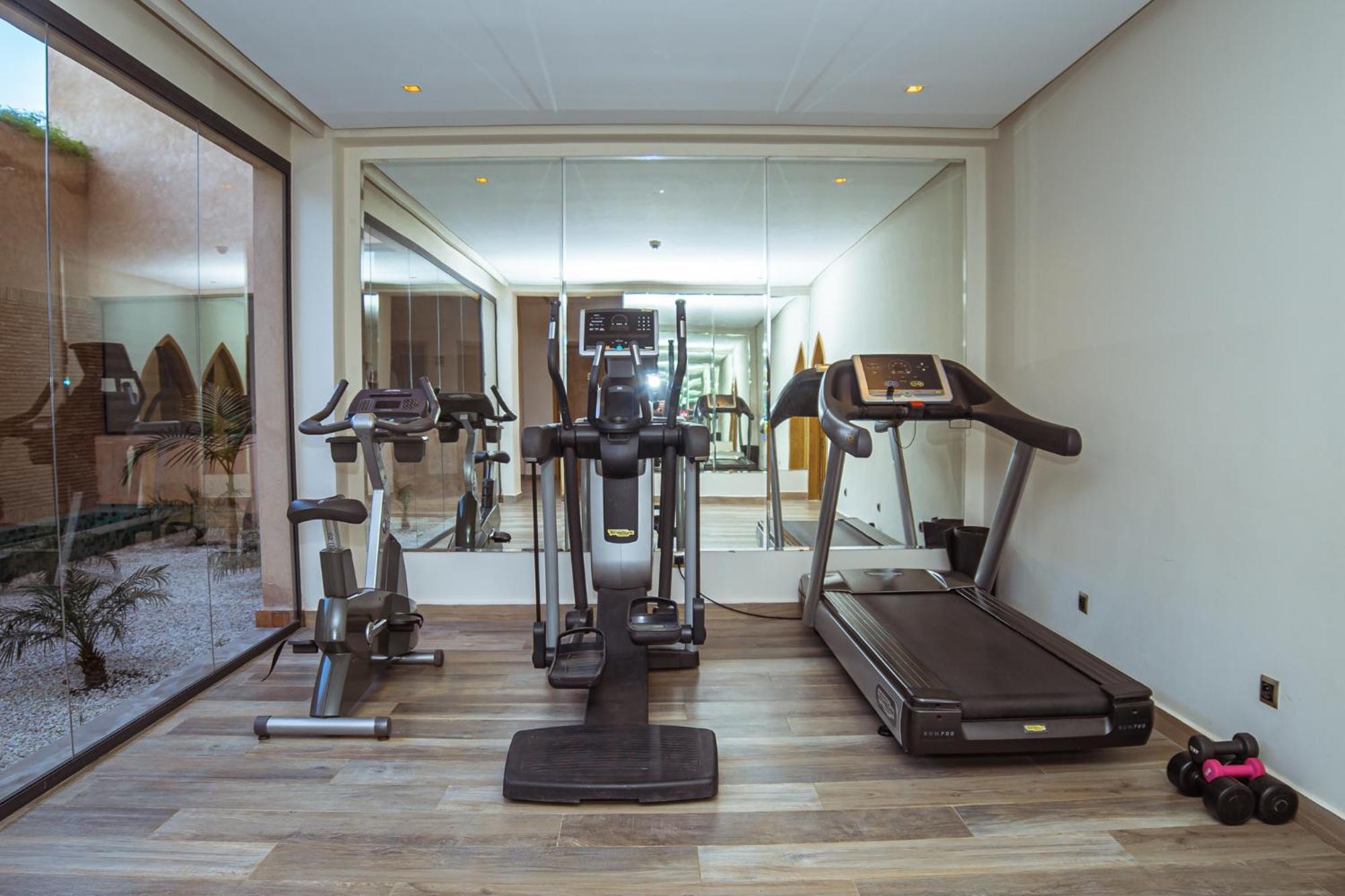 Sumahan Suites&Spa Tazrou Bagian luar foto